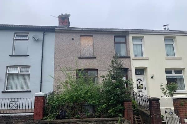 This condemned house was so dangerous buyers were advised to ‘view it from a distance’.