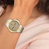 This Tommy Hilfiger watch is currently available with a 30% discount, but only for a limited time