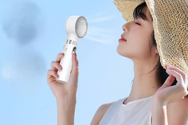 A bladeless portable fan for less than £10? That's a perfect heatwave purchase