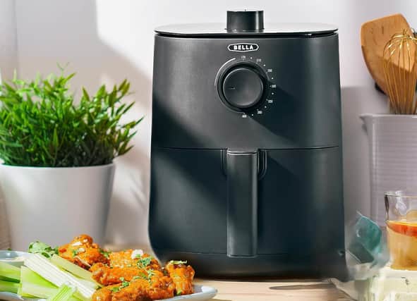 Compact air fryers take up very little space in the kitchen - but they don't usually come this cheap!