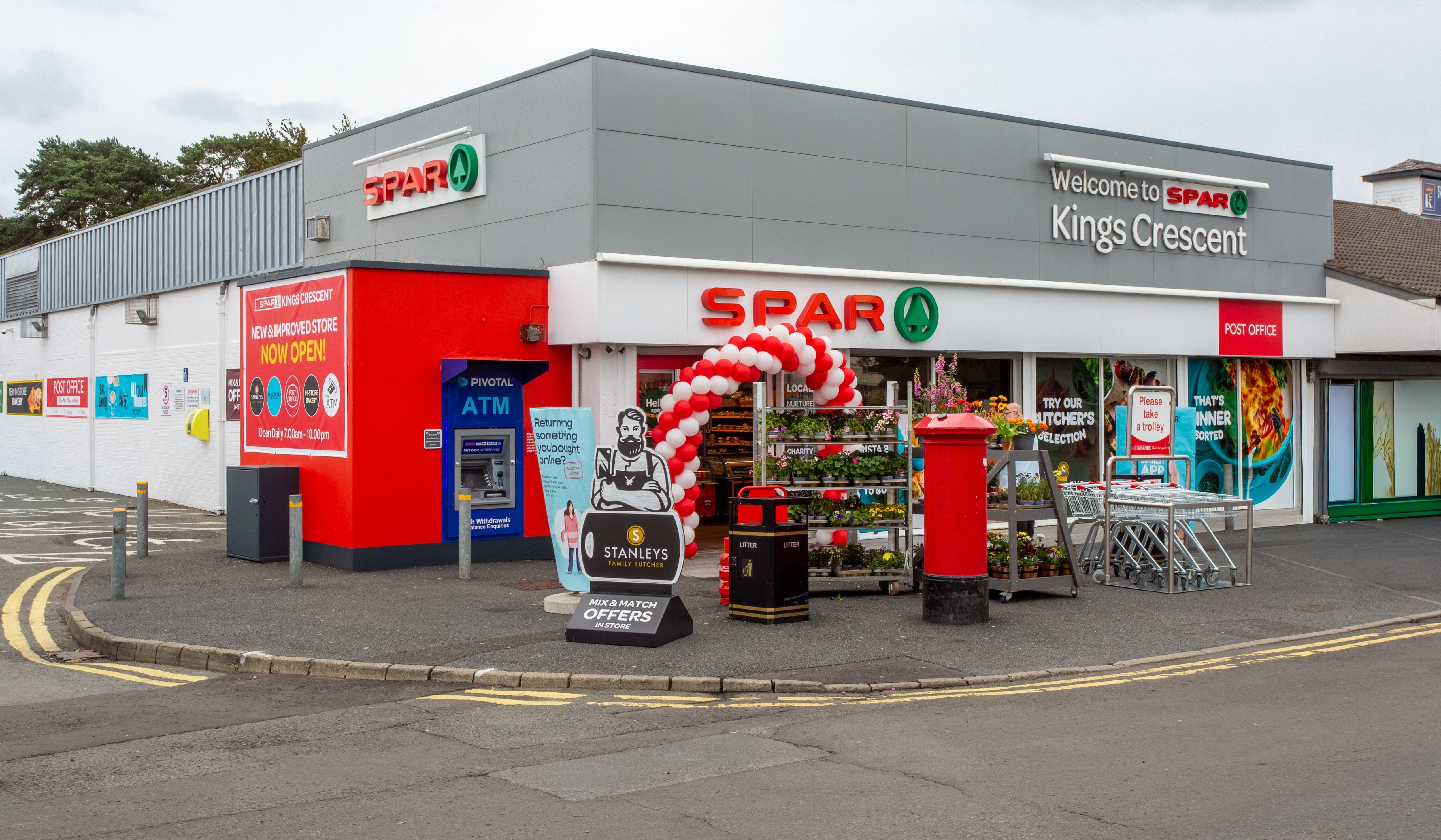 SPAR King’s Crescent reopens with new look celebrating local team ...