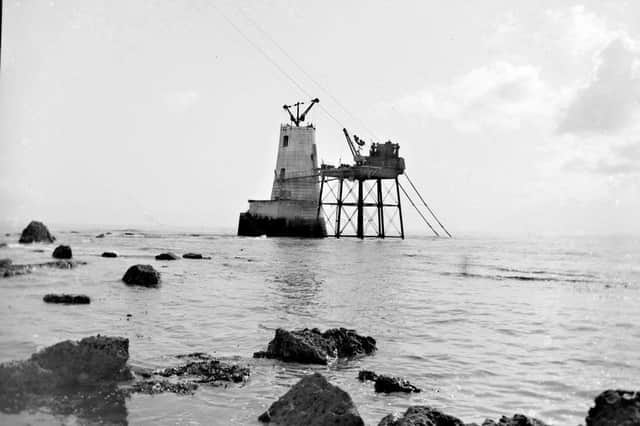 Construction of Beachy Head lighthouse, 1901