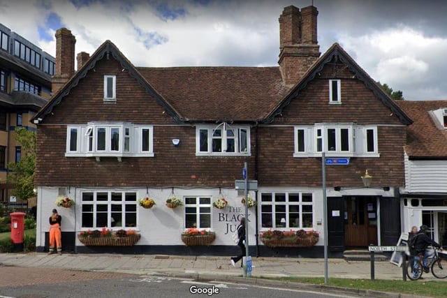 The Black Jug.
31 North Street, Horsham RH12 1RJ.
A 4 star rating on Trip Advisor with one reviewer calling it "Horsham's Finest".
Photo from Google Maps street view.