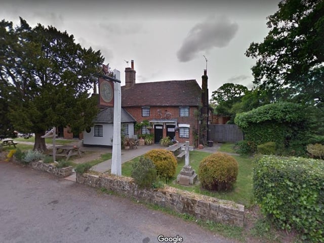 The George and Dragon.
Dragons Lane Shipley, Horsham RH13 8GE.
A 4.5 star rating on Trip Advisor with one reviewer calling it a "warm and welcoming country pub".
Photo from Google Maps street view.