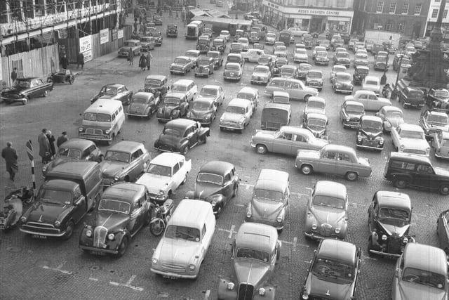 Car park chaos on Northampton Market Square, December 5, 1960