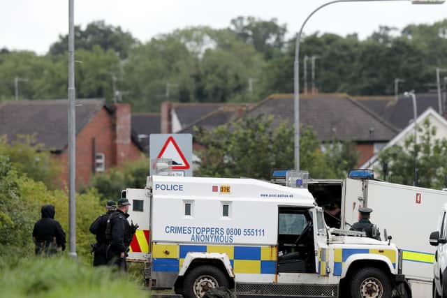 PressEye - Belfast - Northern Ireland - 23rd August 2020

Police and Army Technical Officers in the Tarry Drive area of Lurgan, Co. Armagh, following the discovery of a suspicious device. 

Picture: Philip Magowan / PressEye