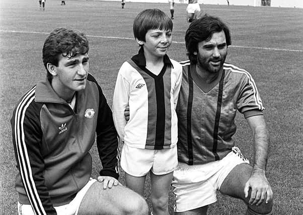 PACEMAKER PRESS INTL. BELFAST. Manchester Utd V Glentoran at the Oval. A friendly pre season match which featured N.I World Cup star Norman Whiteside playing for Man Utd, and George Best, the legendary N.I player who played for the Glens that day against the English team who discovered him. George Best had asked Glentoran of he could play as a favour to his dad who had been a life long supporter of Glentoran. August 1982.
811/82/bw