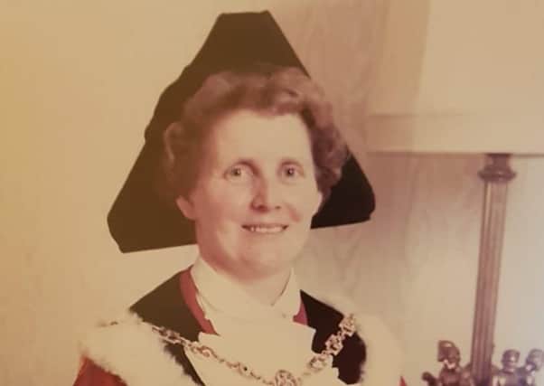 Tributes have been paid to Mary Simpson, who was the first woman mayor of Craigavon Borough Council, in 1981.