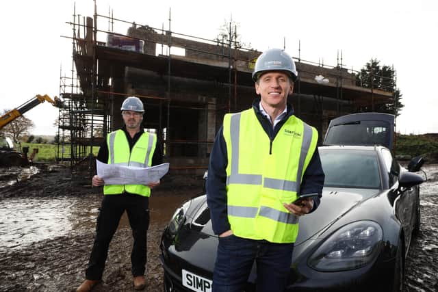 L-R: Dunadry Gate Site Manager Clive Backus with Simpson Developments Director David Simpson.
(Photo by  Kelvin Boyes  / Press Eye)