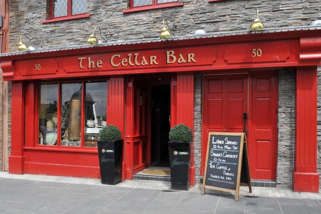 The Cellar Bar, Church Place, Lurgan. INLM26-119gc