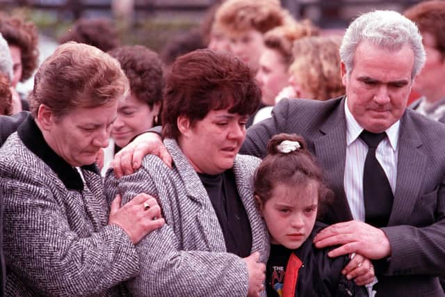 PACEMAKER BELFAST ARCHIVE 91

31 MARCH 1991
660/91

FUNERAL OF THREE KILLED IN CRAIGAVON
IN P.A.F SHOOTING IN A SWEET SHOP
EILEEN AND KATRINA SHOT DEAD