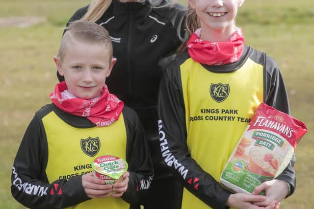 Brother and sister and pupils from King’s Park Primary School, Tom and Alex Kerr alongside Flahavan’s Ambassador, Olympian, and 2018 European Championship athlete, Kerry O’Flaherty