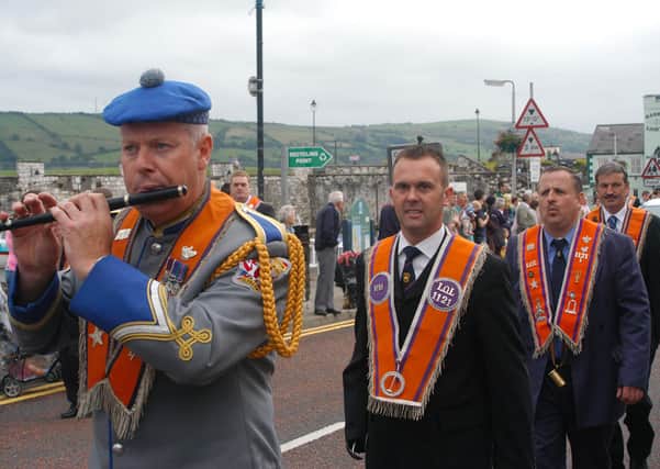 Brethern from Glenarm LOL No1121 on the march in Carnlough. LT29--016 PSB