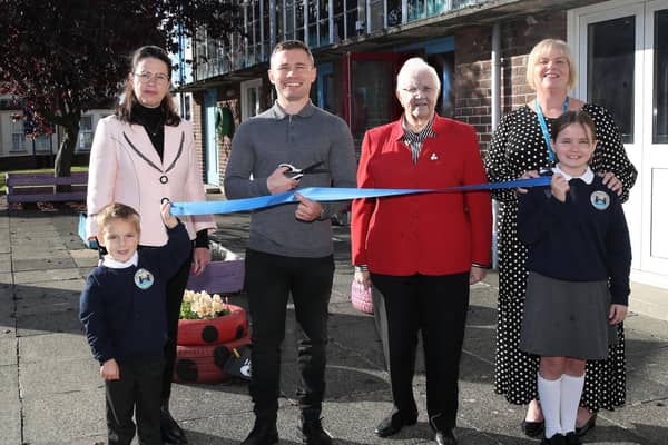 Baroness May Blood and Carl Frampton visited Central Integrated Primary to help mark the school's transformation to integrated status. Declan Roughan Photography.