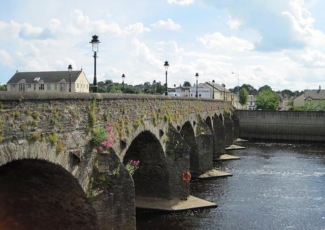 Reporting on the interview with the Ministry of Commerce regarding the proposal to build a new bridge over the River Mourne to relieve traffic congestion the chairman (Dr C Sullivan), told Strabane Urban Council during this week in 1959 that the ministry's engineers were not in favour of a bridge