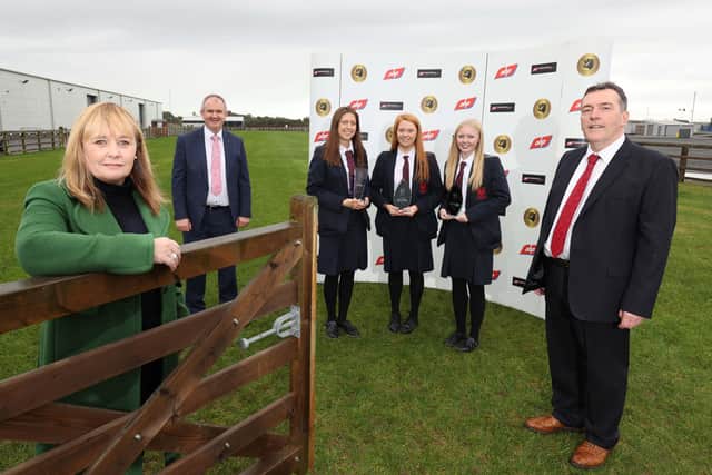.Education Minister Michelle McIlveen congratulates pupils from Ballymena Academy, the runners up in the ABP Angus Youth Challenge class of 2020, Beth Hanna, Jessica Livingstone, Rebekah Robinson. Also included are Charles Smith from the Angus Producer group and George Mullan MD ABP NI.Pic Steven McAuley/McAuley Multimedia