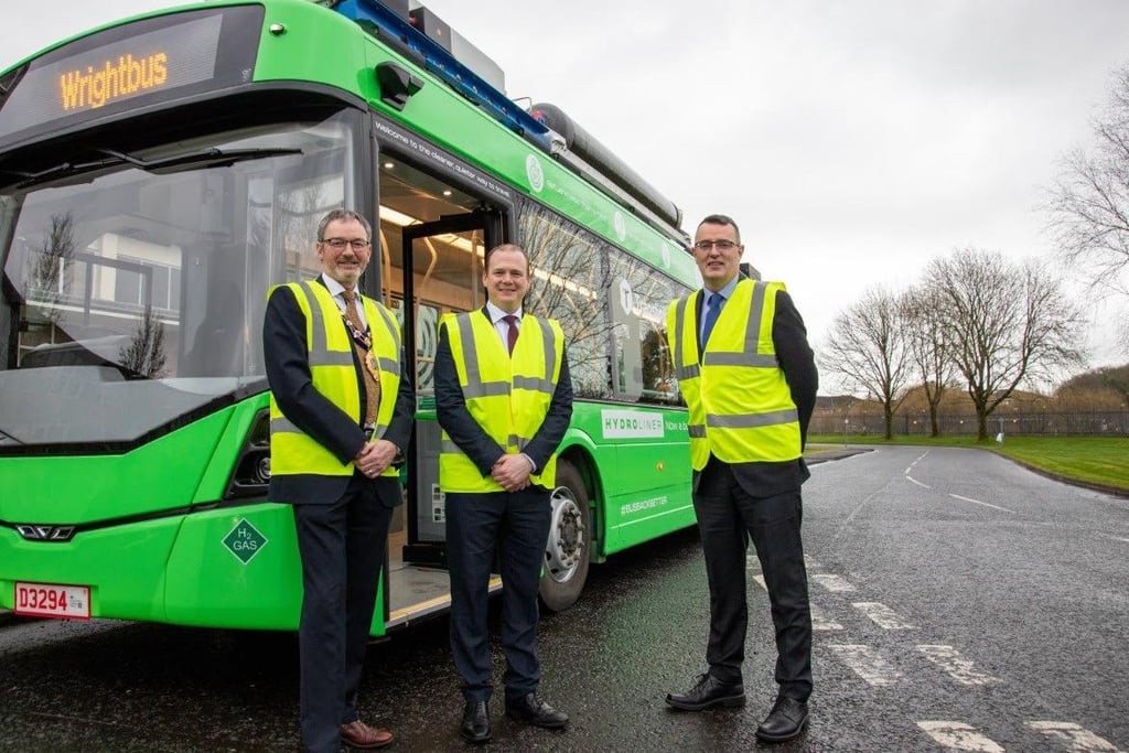 Economy Minister sees the future of hydrogen transport at Wrightbus  