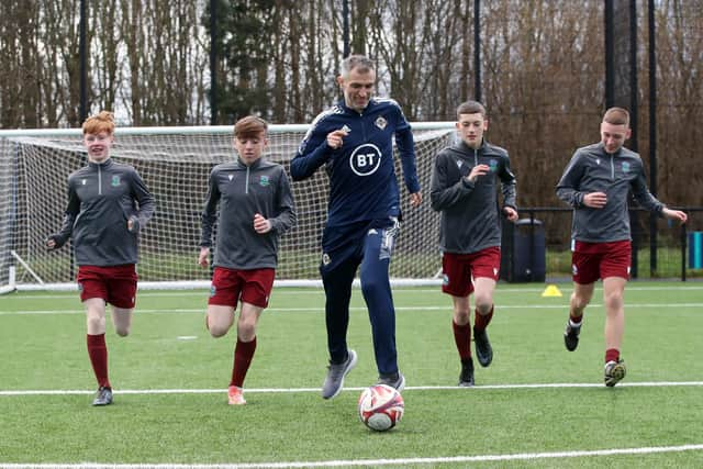 Aaron Hughes took part in a masterclass with young players at Greenisland FC.