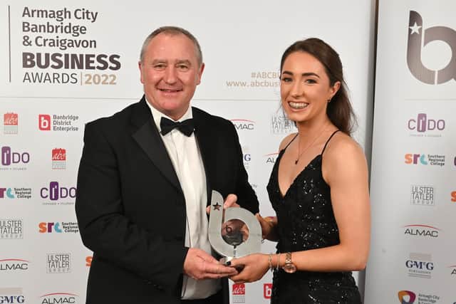 Ellen Marks from Ubloquity receives the Best Innovation Award from Chair of Economic Development and Regeneration Committee Councillor Declan McAlinden. This exciting Scarva-based company specialises in harnessing blockchain technology to create foundational platforms to underpin digital trust networks.