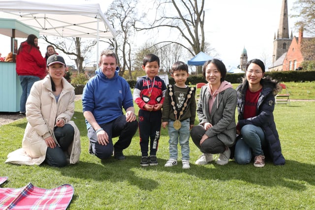 Vicky Wan, Benjamin Eskins, Cody Yang, Ruby Li and Yin Lin pictured with Mayor Martin.