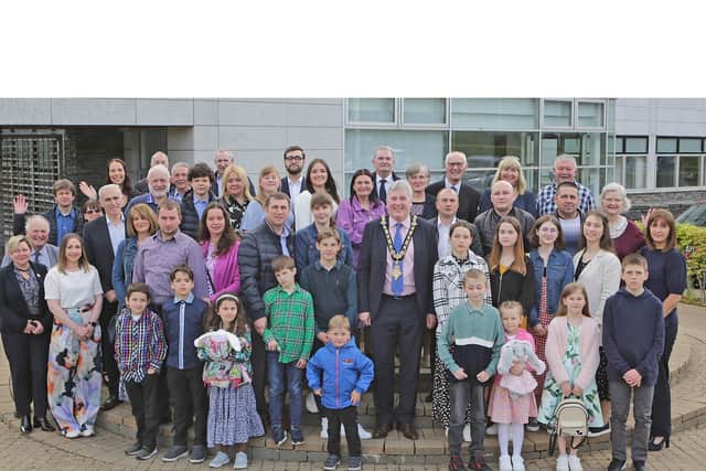 The Mayor of Causeway Coast and Glens Borough Council, Cllr Richard Holmes, was recently honoured to hold a special reception at Council’s headquarters in Coleraine to help welcome over 30 Ukrainian refugees and to thank volunteers for their dedication in providing support