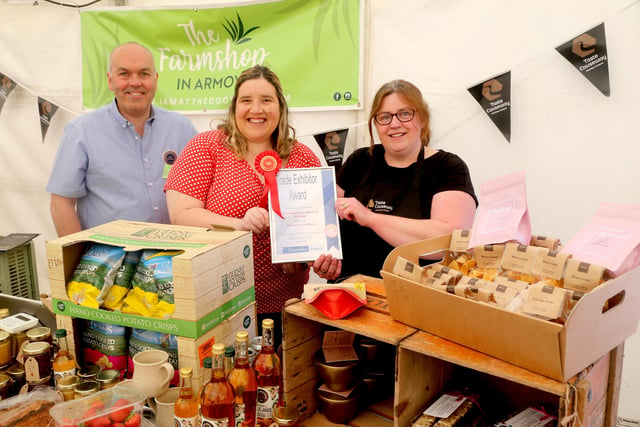 Amanda Hanna Jam at the Doorstep Farm Shop best indoor stand in the  Danske Bank Trade Stand awards at Ballymoney Show on Saturday included is Carol McMullan from Danske Bank and Clarence Calderwood form North Antrim Agricultal association.Picture Kevin McAuley/McAuley Multimedia