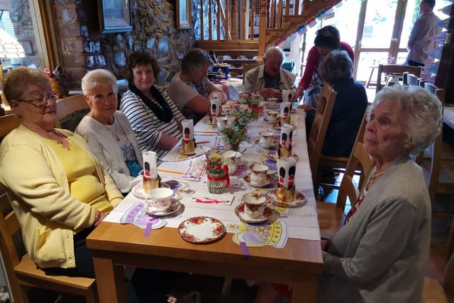 Guests of Ravarnet Community Network are pictured enjoying The Big Jubilee Lunch as thousands of people across Northern Ireland celebrated The Big Jubilee Lunch, the official public celebration for HM The Queen’s Platinum Jubilee.