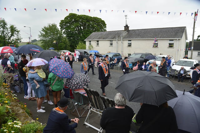 Crowds gather for the parade. 
Picture : Arthur Allison/Pacemaker Press