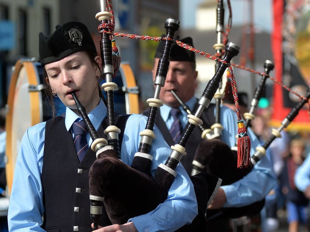 Battlehill Pipe Band. PT29-240.