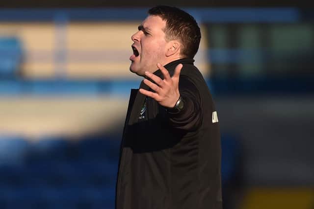 Linfield boss David Healy showing his frustration in the 3-2 defeat to Glenavon on Saturday. Pic by Pacemaker.