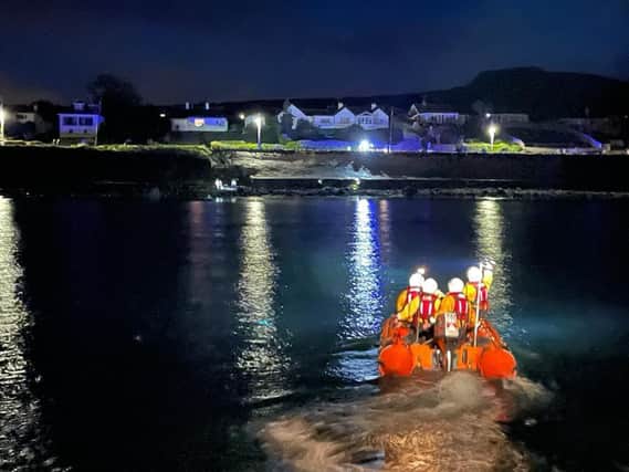 Inshore lifeboat heading towards Ballygally (credit: Dave Sommerville).