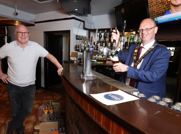 Mayor of Antrim and Newtownabbey, Cllr Jim Montgomery visits the Sportsman Inn, Ballyclare to wish them well following their reopening.