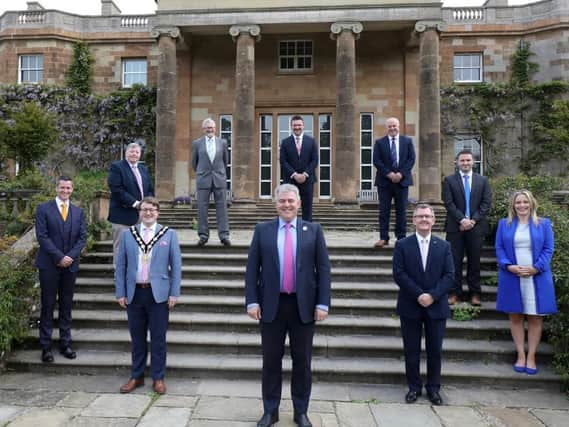 Pictured at Hillsborough Castle and Gardens following the announcement by The Rt Hon Brandon Lewis MP, Secretary of State for Northern Ireland that Hillsborough has received Royal Status are: (front l-r) David Burns, Chief Executive, Lisburn & Castlereagh City Council; the Mayor, Councillor Hon Nicholas Trimble; The Rt Hon Sir Jeffrey Donaldson MP; Laura McCorry, Head of Hillsborough Castle and Gardens. (back l-r) Alderman Paul Porter, Alderman Owen Gawith; Councillor Scott Carson; Alderman James Tinsley and Dr Ciaran Toal, Research Officer, Irish Linen Centre and Lisburn Museum