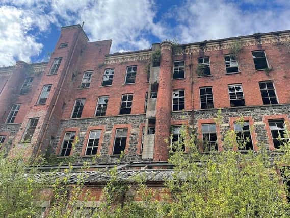 A Lisburn and Castlereagh councillor has raised concerns over the ‘insecure and unstable’ Hilden Mill site in Lisburn