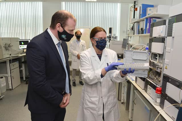 Minister Lyons meets Biomedical Researchers at BMSRI