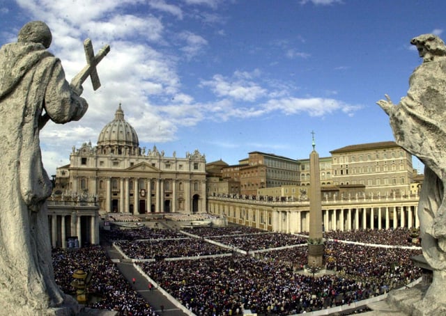A view of St Peter's Square at the Vatican, during the Sacred Mass for the Jubilee of the Bishops on Sunday, October 8, 2000. Picture:  AP Photo/Plinio Lepri