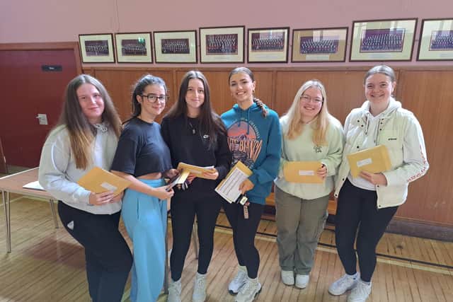 Hollie Fuller, Katie Carson, Abby McAllister, Leah Thompson, Laurie Darley and Hannah Quigg.
