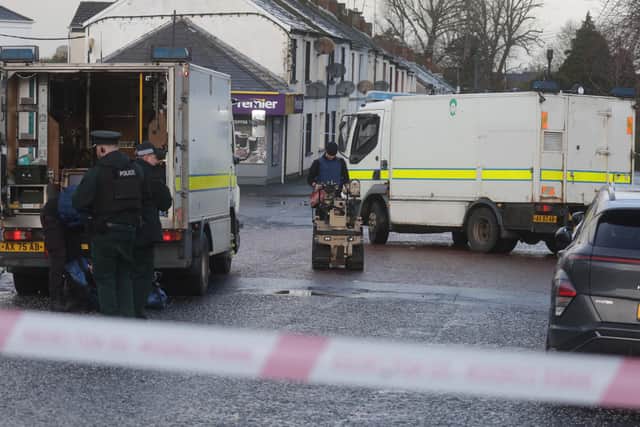 Police pictured at the scene of a security alert in the Shankill Street of Lurgan. Picture: Pacemaker Press.