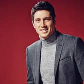 Vernon Kay will replace Ken Bruce on his mid-morning weekday slot on BBC Radio 2. 