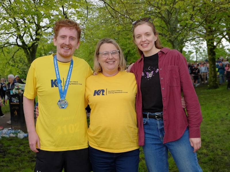 Jordan Jones who ran for N. Ireland Kidney Research Fund with Susan Kee, Chair of N.Ireland Kidney Research Fund and Dr Claire Hill.