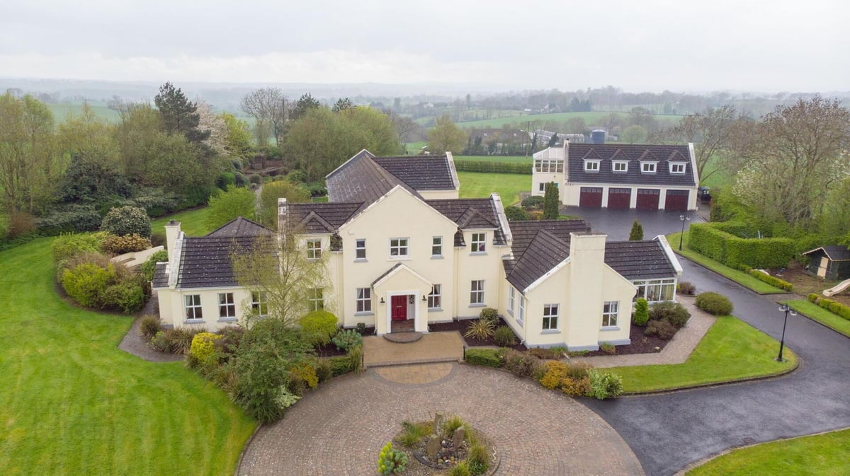 A wonderful country residence set in mature parkland is a dream home