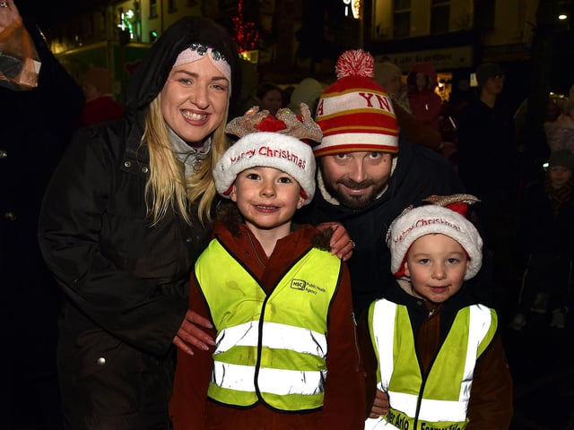 Getting into the festive mood at the Lurgan lights event. LM47-210.