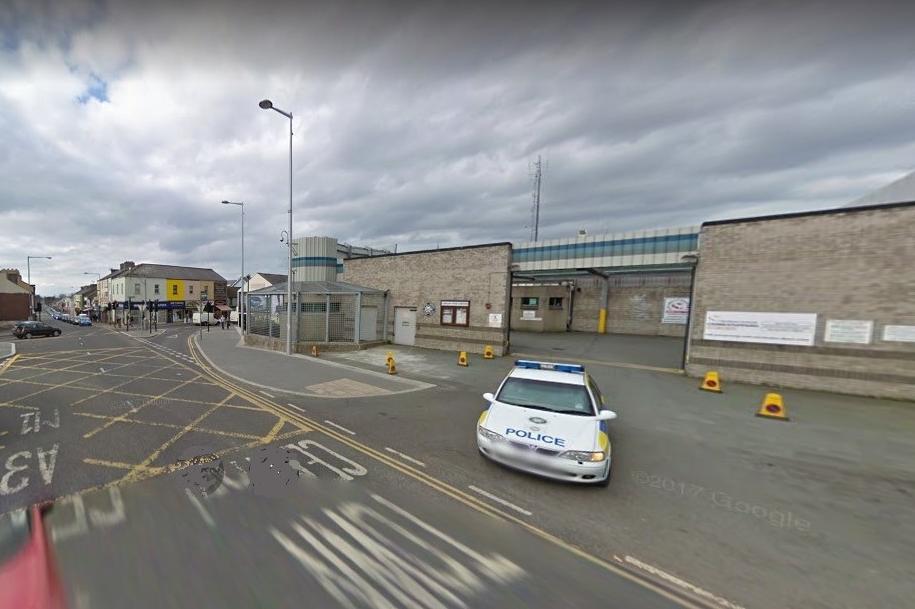 Craigavon man Jonny Titmus jumped over gate of Lurgan Police Station indulging in 'foul-mouthed diatribe' - Vimarsana News