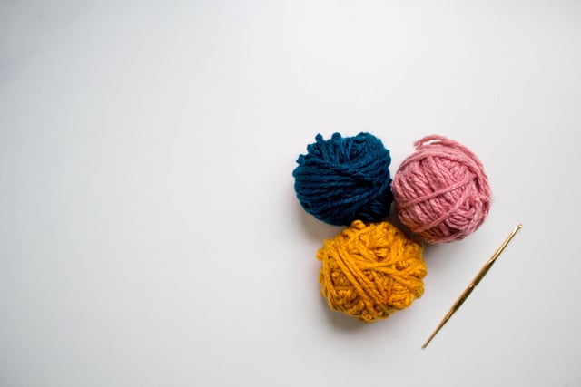 Belfast’s very own Hanks Yarn Parlour offers crochet and knitting classes to bring out your creative side. A great place for your knitting needs and one where you can learn the skill too! It’s an excellent chance to try something new.
Find out more at https://hanksyarnparlour.com
