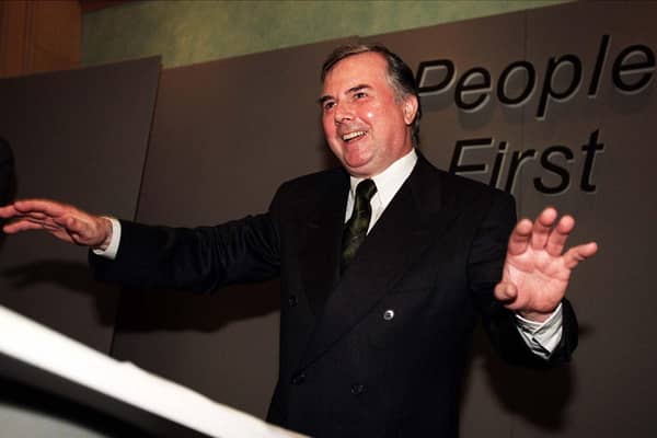 Sean Neeson gets a standing ovation from the party faithful after his first keynote speach as leader at the Alliance party's annual conference in 1999. Picture: Stephen Wilson / Pacemaker
