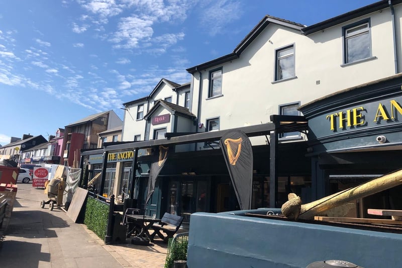 Portstewart’s iconic Anchor Bar has launched its brand-new nightclub, Riptide, following a major refurbishment — just in time for the bustling NW200 race week