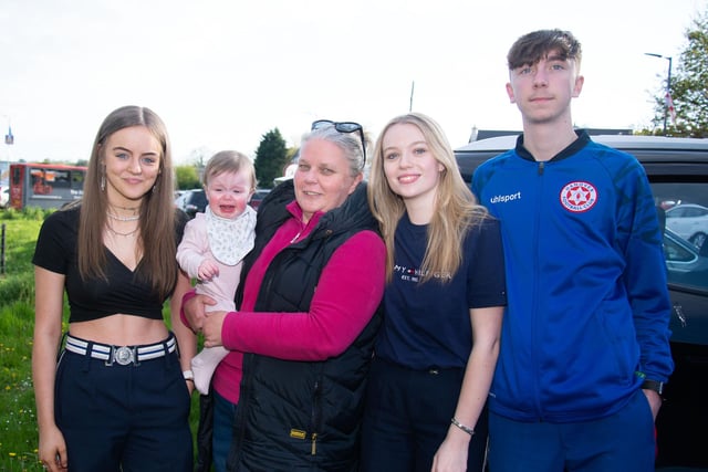 Enjoying the great weather at the Markrthill Protestant Boys Flute Band parade on Saturday evening are from left, Evie Graham, Maddie Cooper (1), Rhonda Wiltshire, Sophie Wiltshire and Jonny Power. PT17-237.