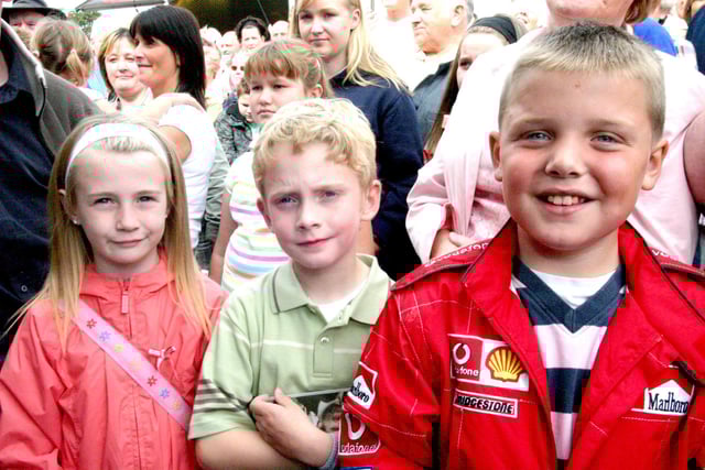 Some of the children who watched Hugo Duncan at the Lammas Fair in 2007.