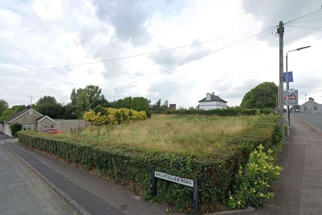Although overgrown, this field provides an open space along this stretch of Main Street/Ballycullen Road in Blackwatertown. Credit: Google