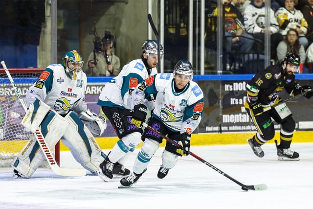Belfast Giants’ David Goodwin with Nottingham Panthers’ Kristoff Kontos during Sunday night's Elite Ice Hockey League game at the Motorpoint Arena, Nottingham. Photo by William Cherry/Presseye